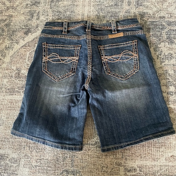 Cowgirl Tuff &  Co Denim Shorts - Picture 2 of 5